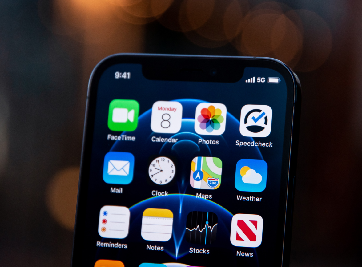延平苹果手机维修分享为什么 iPhone 12 在冬季会自动关机 